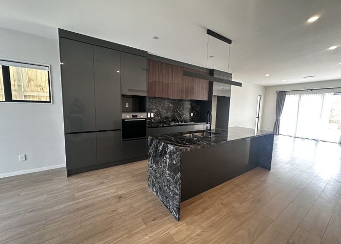  at 6 Frontier Lane, Flat Bush, Manukau City, Auckland