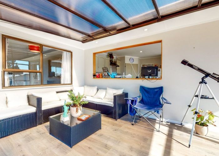  at 3 Gaff Place, Whitby, Porirua, Wellington