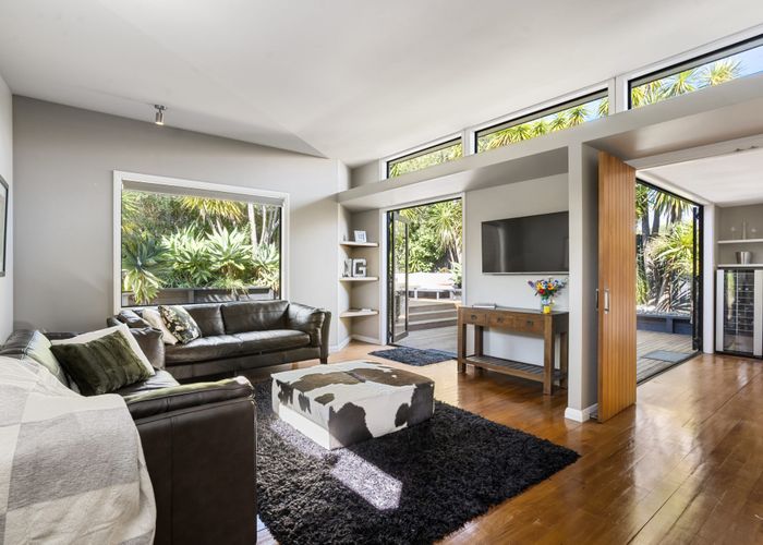  at 33 Cambourne Road, Sandringham, Auckland