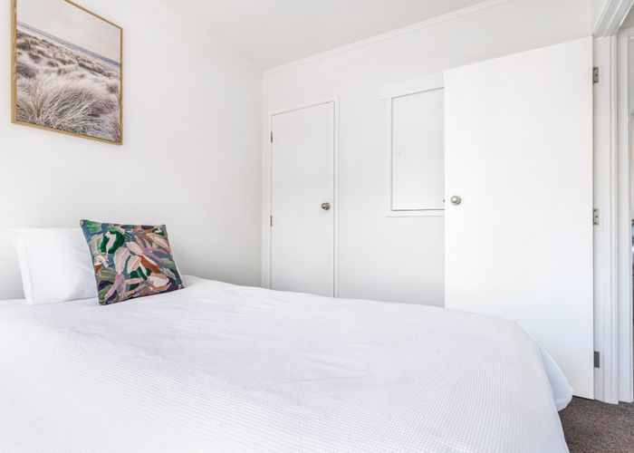  at 1/8 Phillipa Place, Browns Bay, Auckland