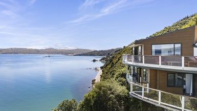  at 55 Ferry Road, Days Bay, Lower Hutt