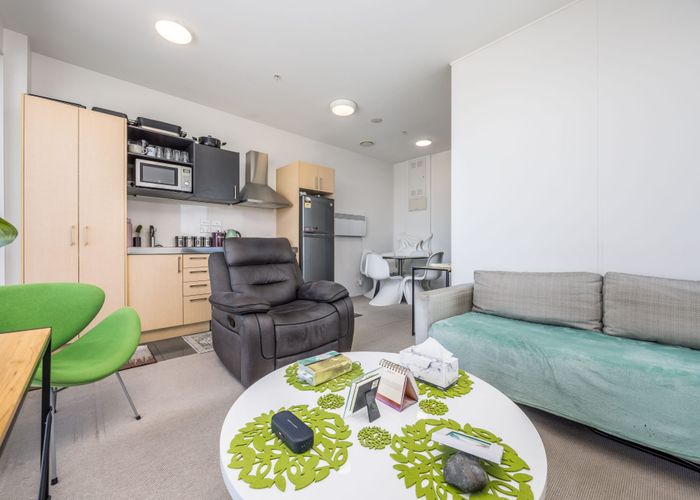  at 813/17 Putney Way, Manukau, Manukau City, Auckland