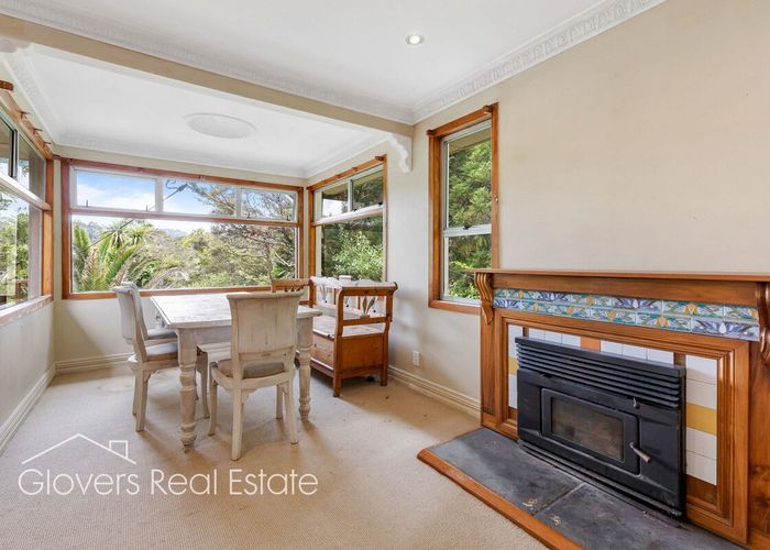  at 5 Brownie Road, Laingholm, Auckland