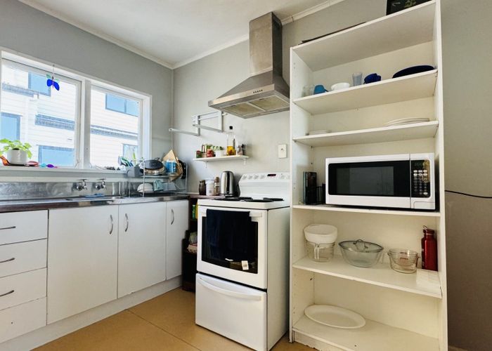  at 18A Sylvan Crescent, Te Atatu South, Auckland