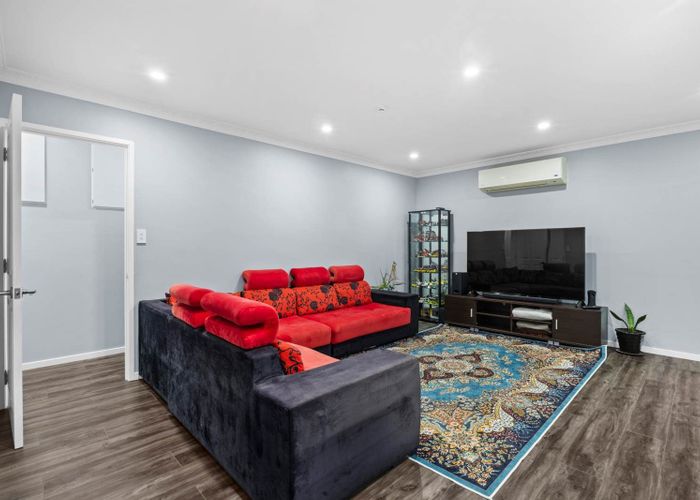  at 15 Carn Place, Weymouth, Manukau City, Auckland