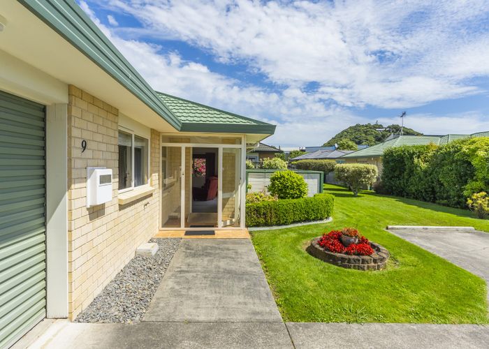  at 9 Villa Grove, Paraparaumu