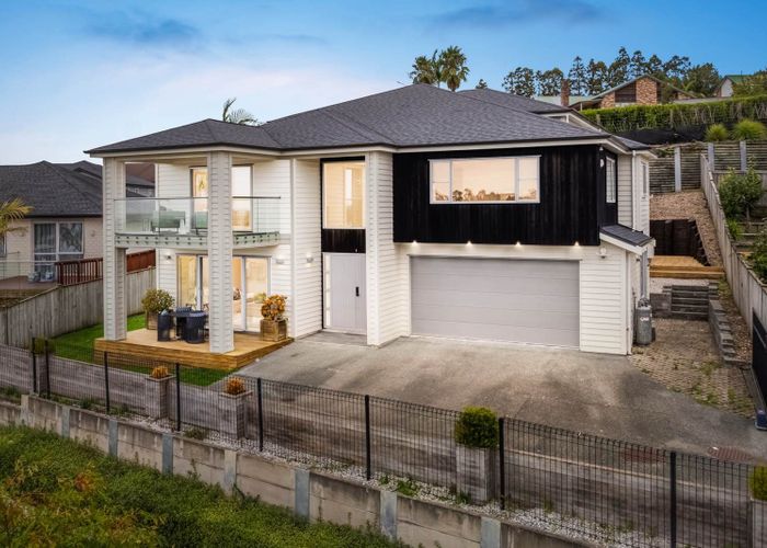  at 12 Mettam Drive, Swanson, Waitakere City, Auckland