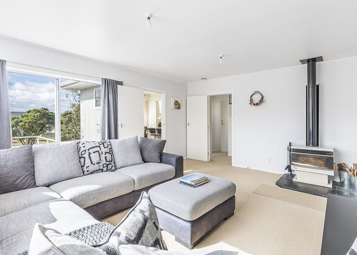  at 6 Cheyne Walk, Newlands, Wellington
