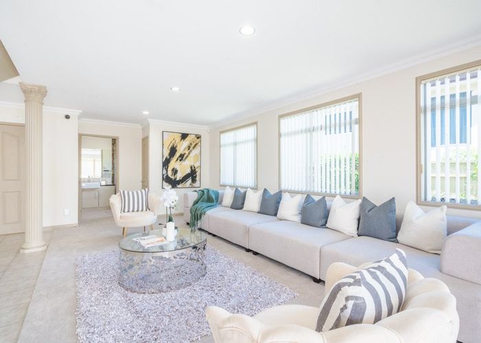  at 10 Rosewood Place, Goodwood Heights, Auckland