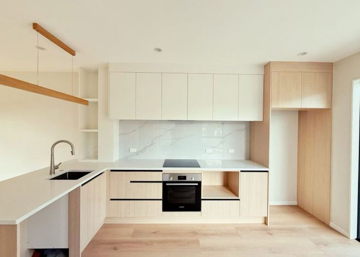  at 7E Springside Place, New Lynn, Waitakere City, Auckland