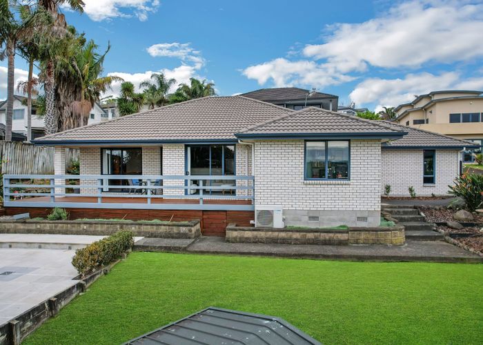  at 14 San Carlo Court, Henderson, Auckland