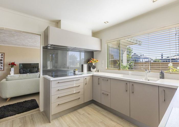  at 2 Bucksburn Place, Greenmeadows, Napier