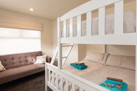  at 4/88 HAWKE STREET, New Brighton, Christchurch