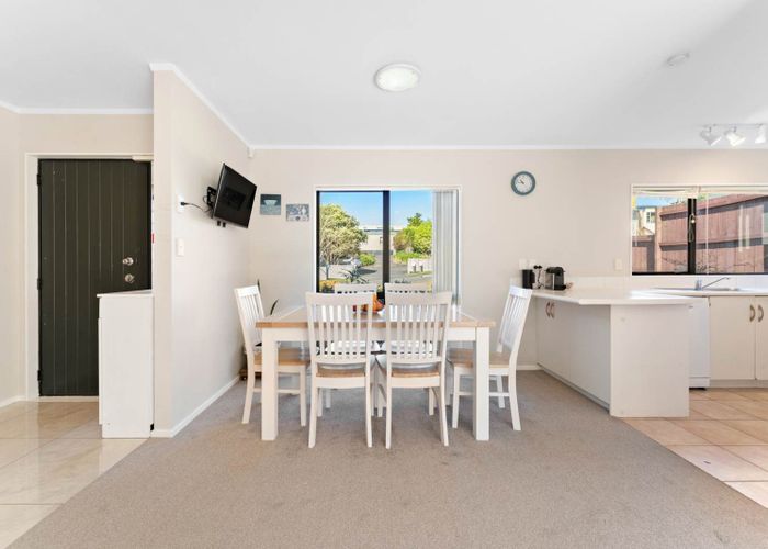  at 31 Zefiro Drive, Massey, Auckland