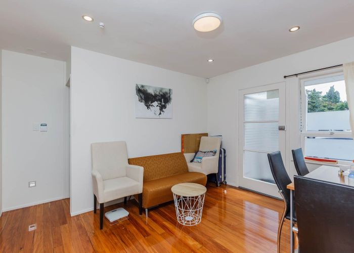  at 4/2 Clutha cres, Clover Park, Manukau City, Auckland