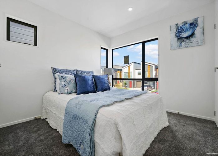  at 58 Picturesque Drive, Flat Bush, Manukau City, Auckland