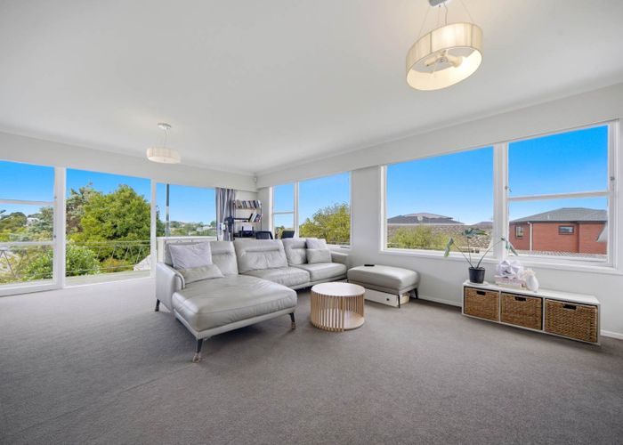  at 34 Knightsbridge Drive, Forrest Hill, North Shore City, Auckland