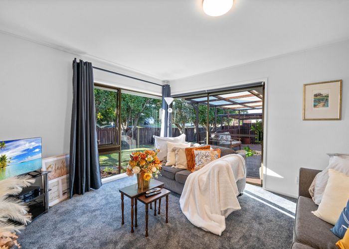  at 162 Hillside Road, Papatoetoe, Auckland