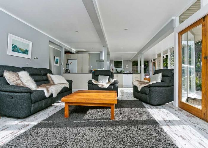  at 90 Saddleback Rise, Murrays Bay, North Shore City, Auckland