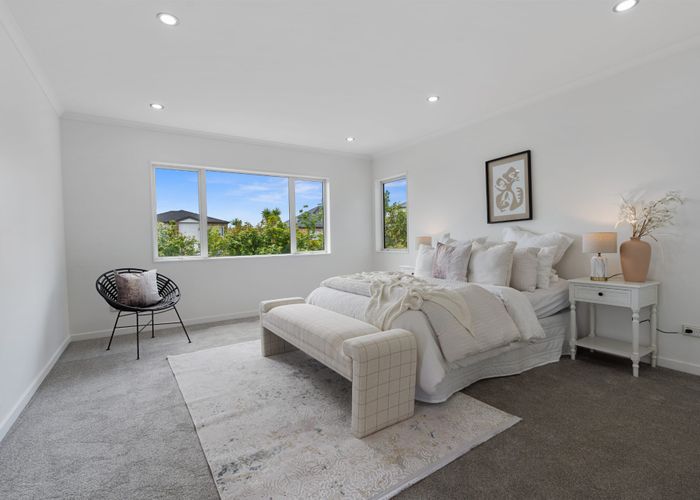  at 33 Mulroy Place, Pinehill, North Shore City, Auckland