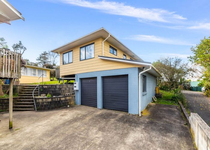  at 16 Crompton Road, Massey, Waitakere City, Auckland