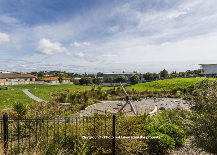  at 8 Seafarer Crescent, Stanmore Bay, Whangaparaoa