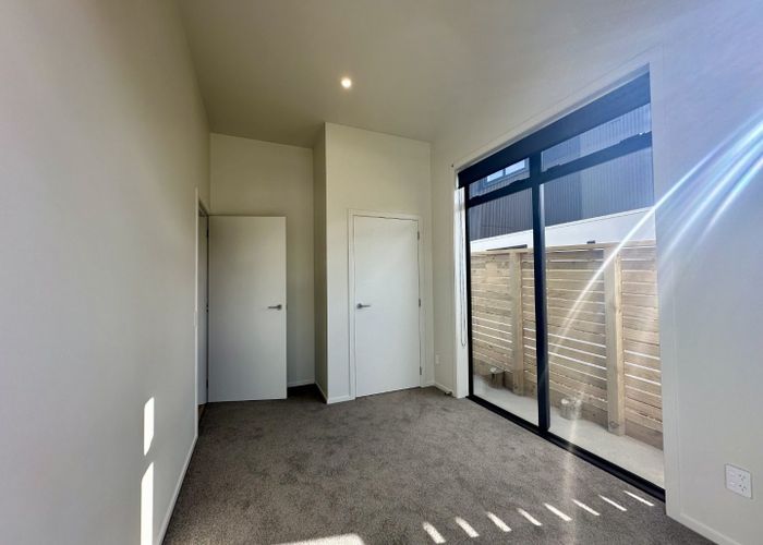  at 4A / 13 The Strand, Wainuiomata, Lower Hutt, Wellington