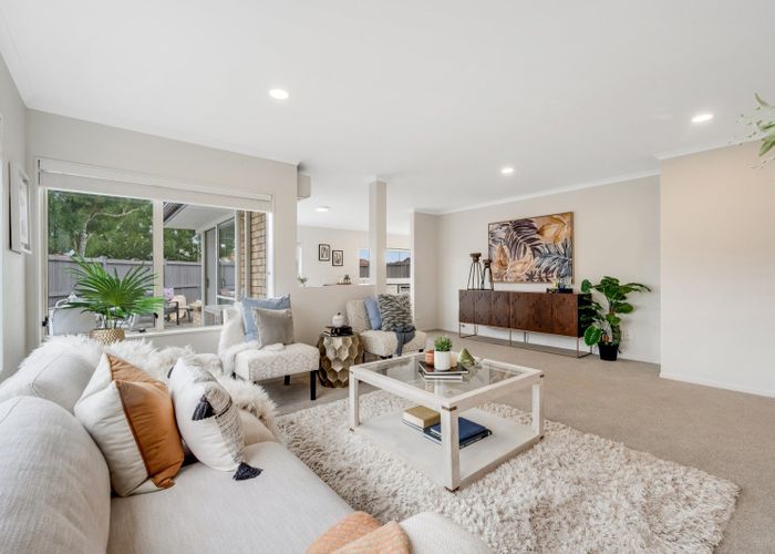  at 19 Montecito Place, Golflands, Manukau City, Auckland