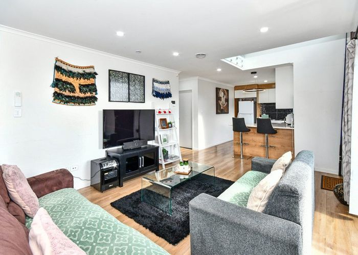  at 6A Christmas Road, Manurewa, Manukau City, Auckland