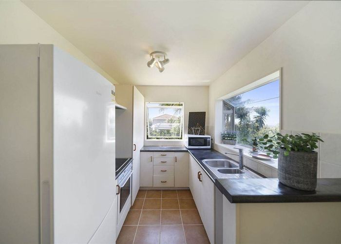  at 1B Highgrove Lane, Totara Vale, North Shore City, Auckland