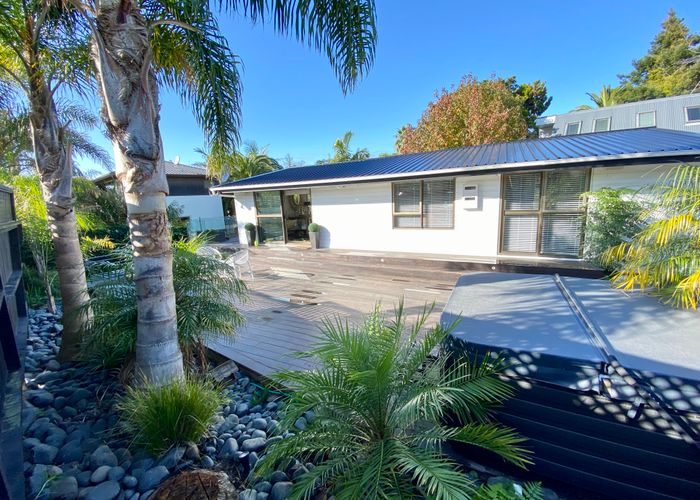  at 1/12 Westbourne Road, Murrays Bay, Auckland