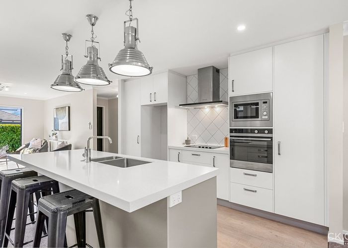  at 15 Te Kaeaea Crescent, Wallaceville, Upper Hutt, Wellington