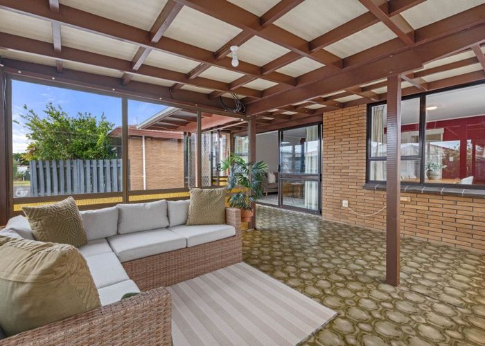  at 2/60 Vivian Wilson Drive, Eastern Beach, Manukau City, Auckland