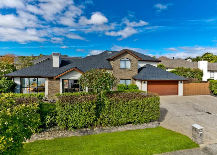 Free property data for 6 Dressage Lane, Greenhithe, Auckland homes.co.nz