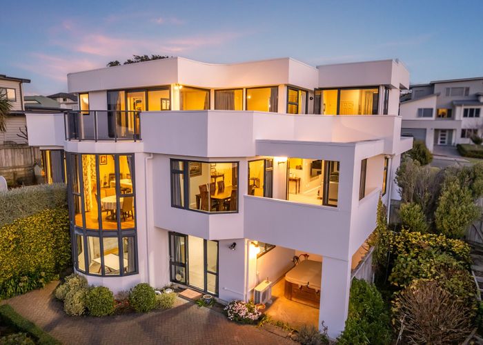  at 5 Bowsprit Way, Whitby, Porirua