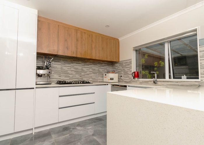  at 6 Orona Way, Papatoetoe, Manukau City, Auckland