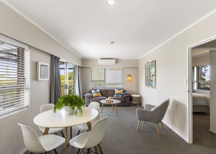  at 2/13 Tawa Road, Onehunga, Auckland