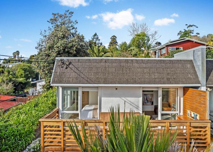  at 9 Rangeview Road, Sunnyvale, Waitakere City, Auckland