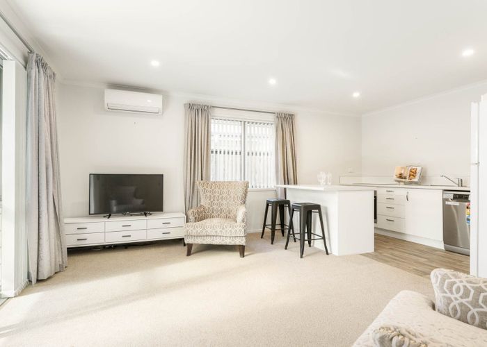  at 15 Ocean Crest, Papamoa Beach, Papamoa
