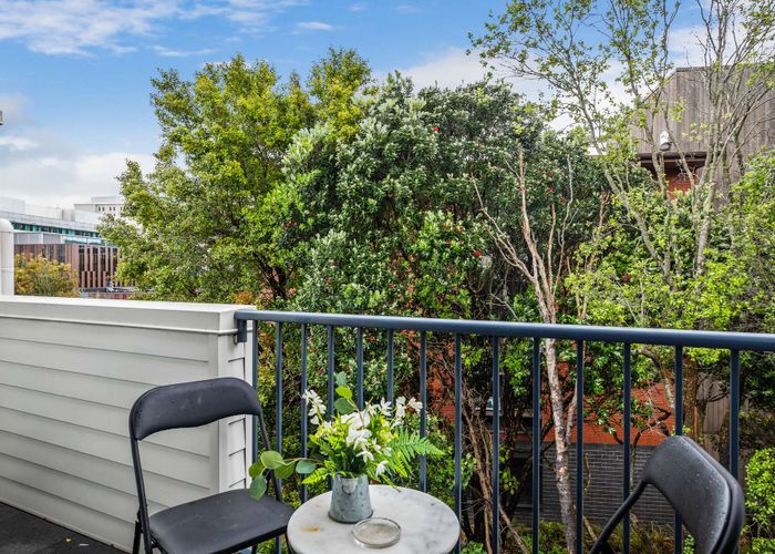  at 120F Grafton Road, Grafton, Auckland