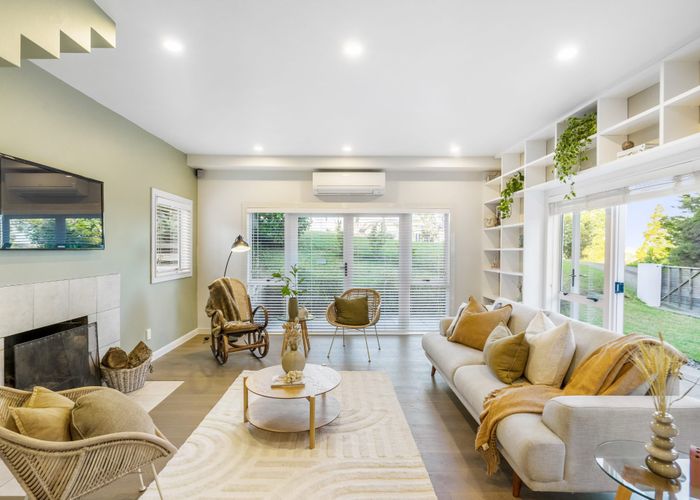  at 17 Wernham Place, Northcote, Auckland