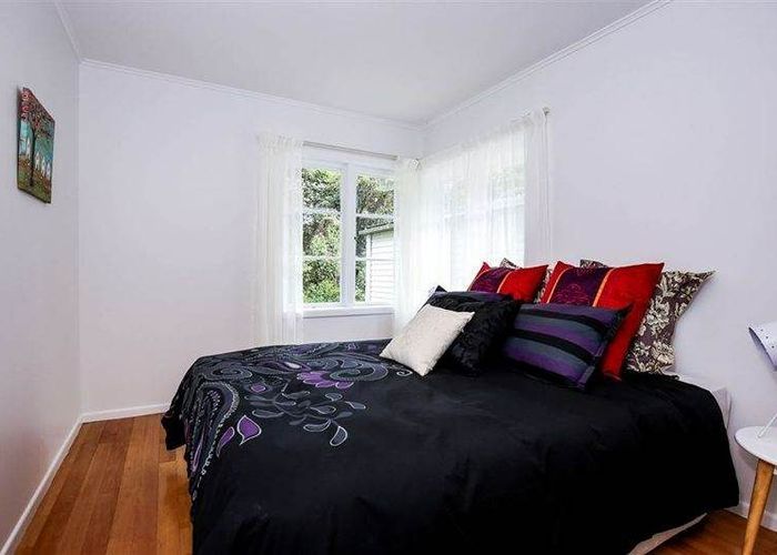  at 27 Smythe Road, Henderson, Waitakere City, Auckland