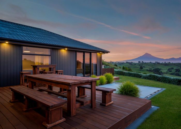  at 956 Richmond Road, Lepperton, New Plymouth, Taranaki