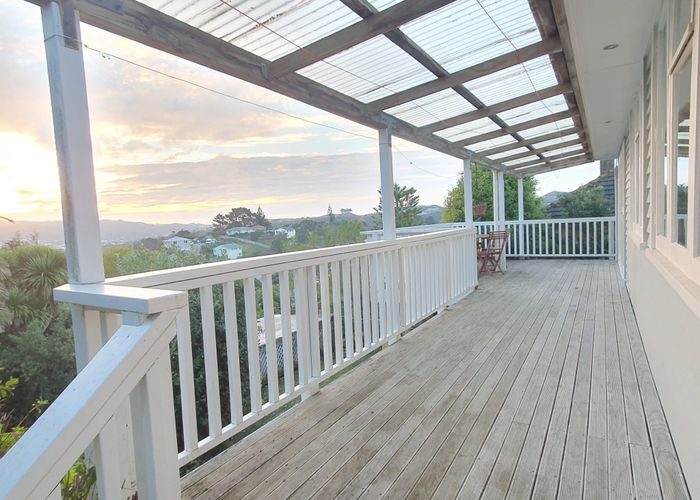  at Sievers Cres (power included), Cannons Creek, Porirua, Wellington