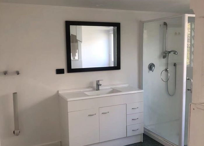  at 536A Glenfield Road, Glenfield, North Shore City, Auckland