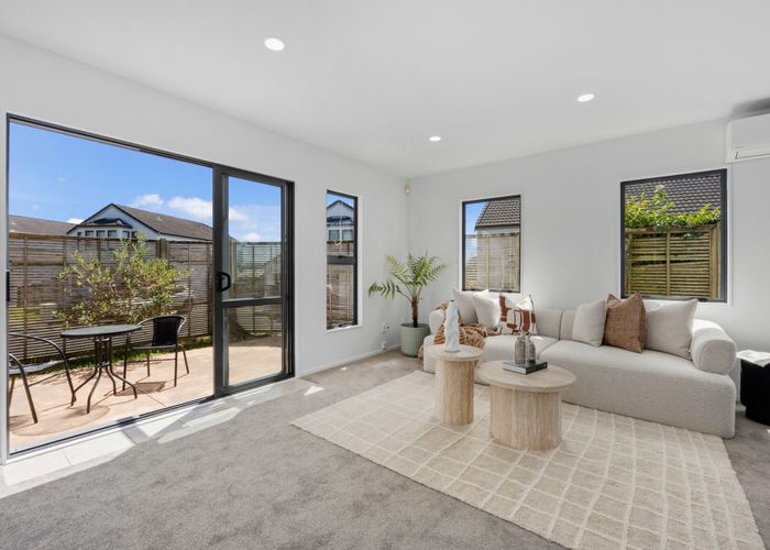  at 15/64 Schnapper Rock Road, Schnapper Rock, North Shore City, Auckland