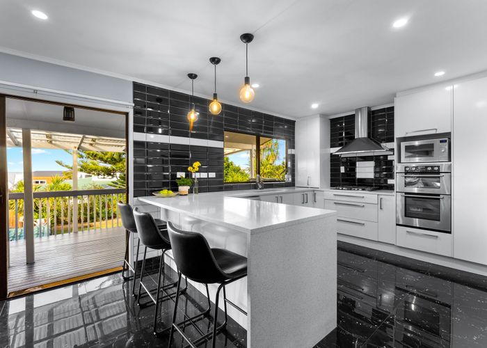  at 34 Spinnaker Drive, Te Atatu Peninsula, Waitakere City, Auckland