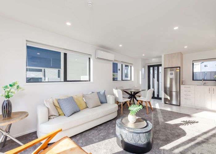  at 9/10 Willcott Street, Mount Albert, Auckland