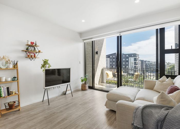  at 210/165 Lake Road, Northcote, North Shore City, Auckland