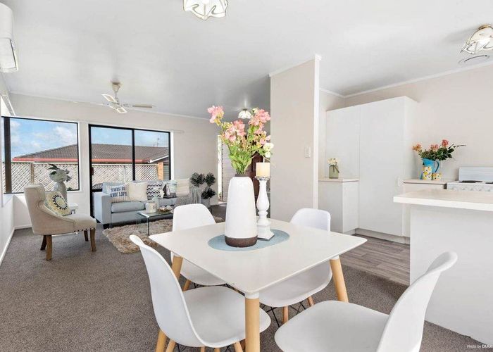  at 6/453 Richardson Road, Mount Roskill, Auckland